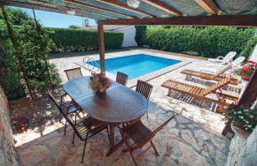 Ferienhaus In Radići Mit Privatem Pool